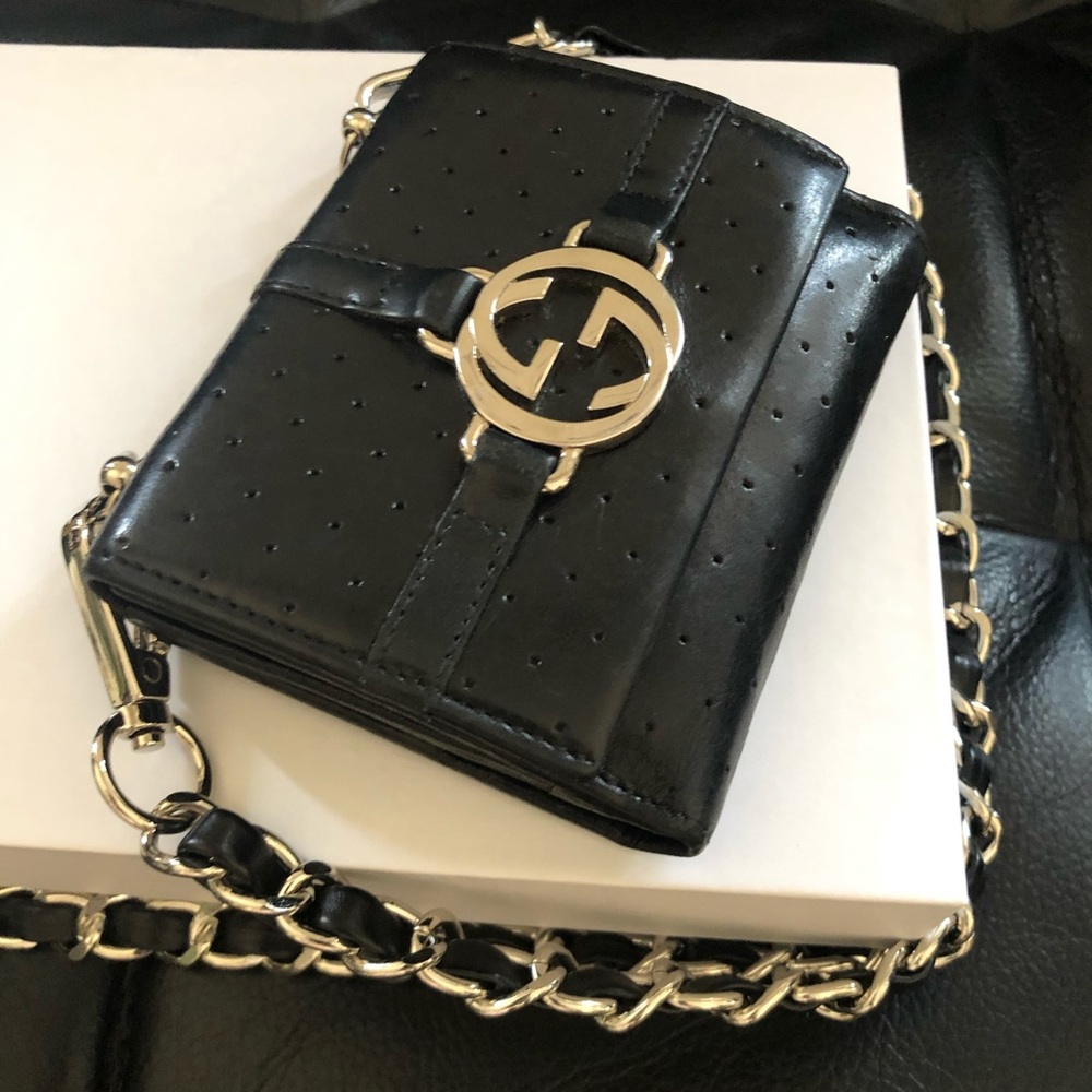 Gucci gg soho leather wallet on chain
